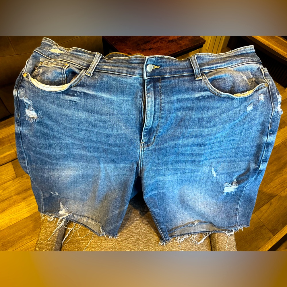 Judy Blue Bermuda Shorts